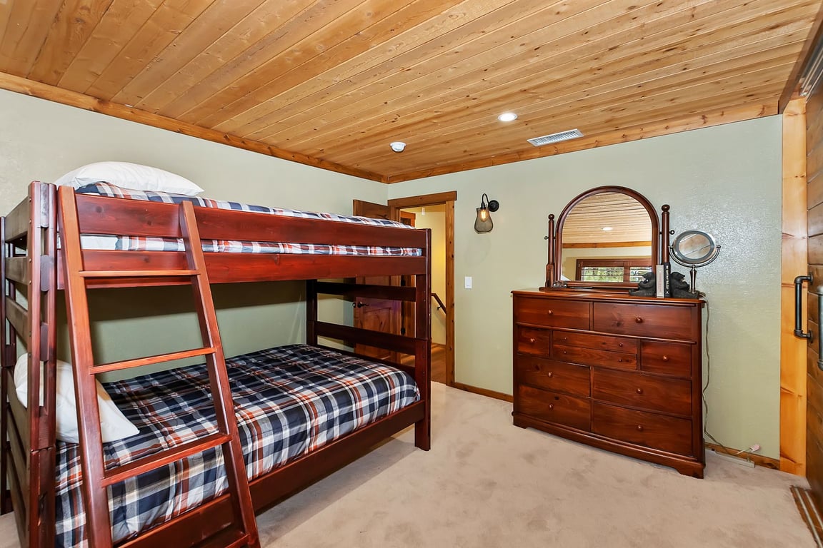 Cabin Image 28