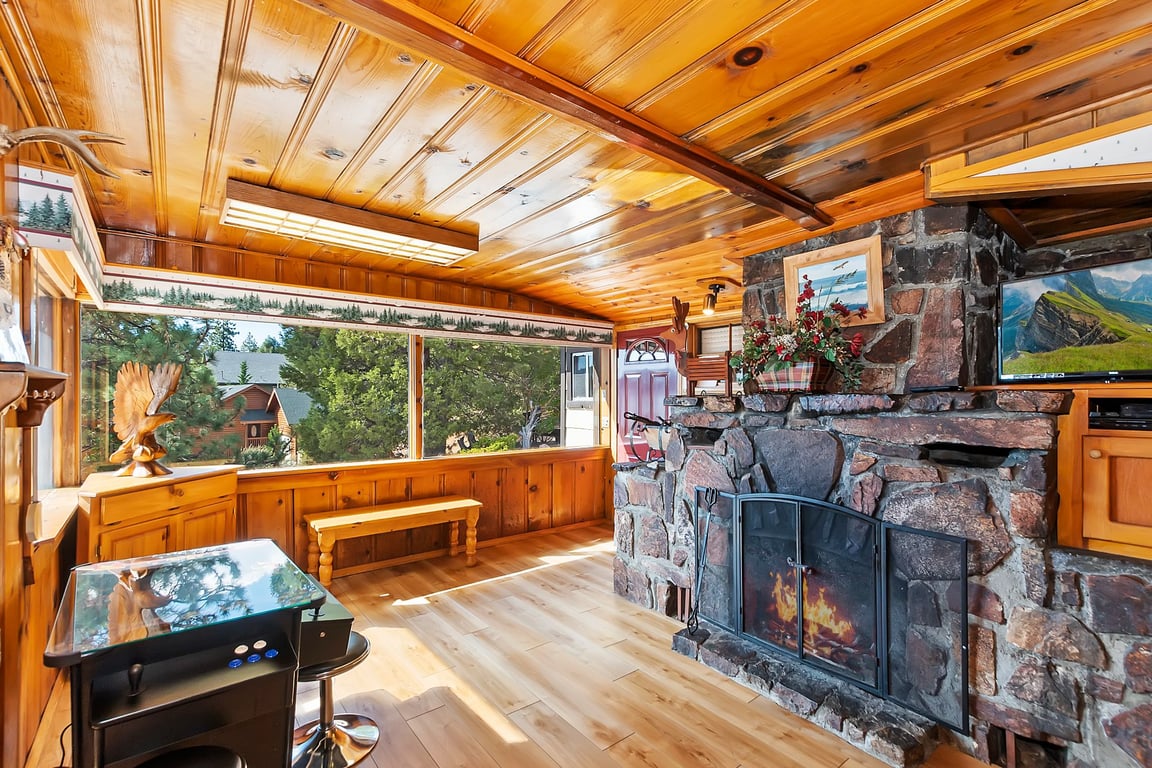 Cabin Image 8