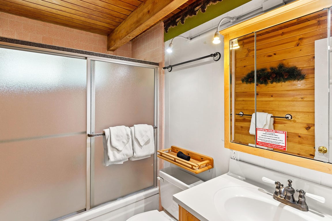 Cabin Image 17