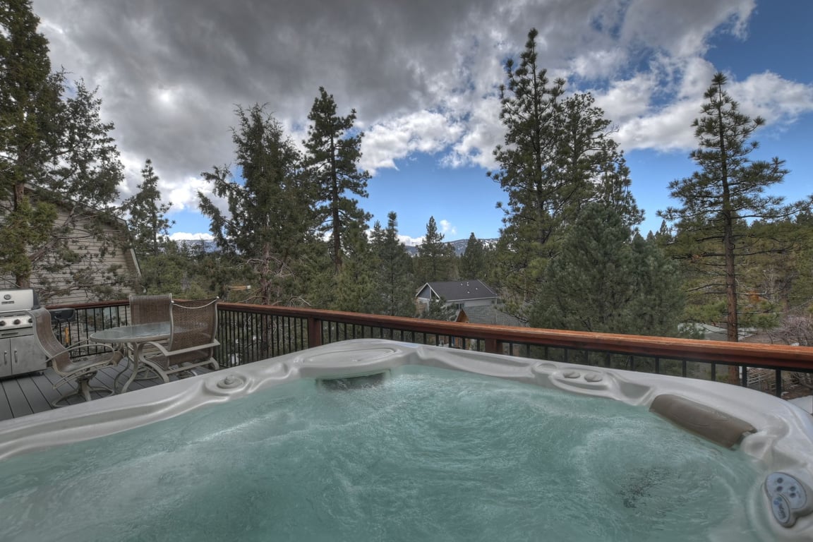Big Bear Cabin - PacificCrestTrailCabin - 0001