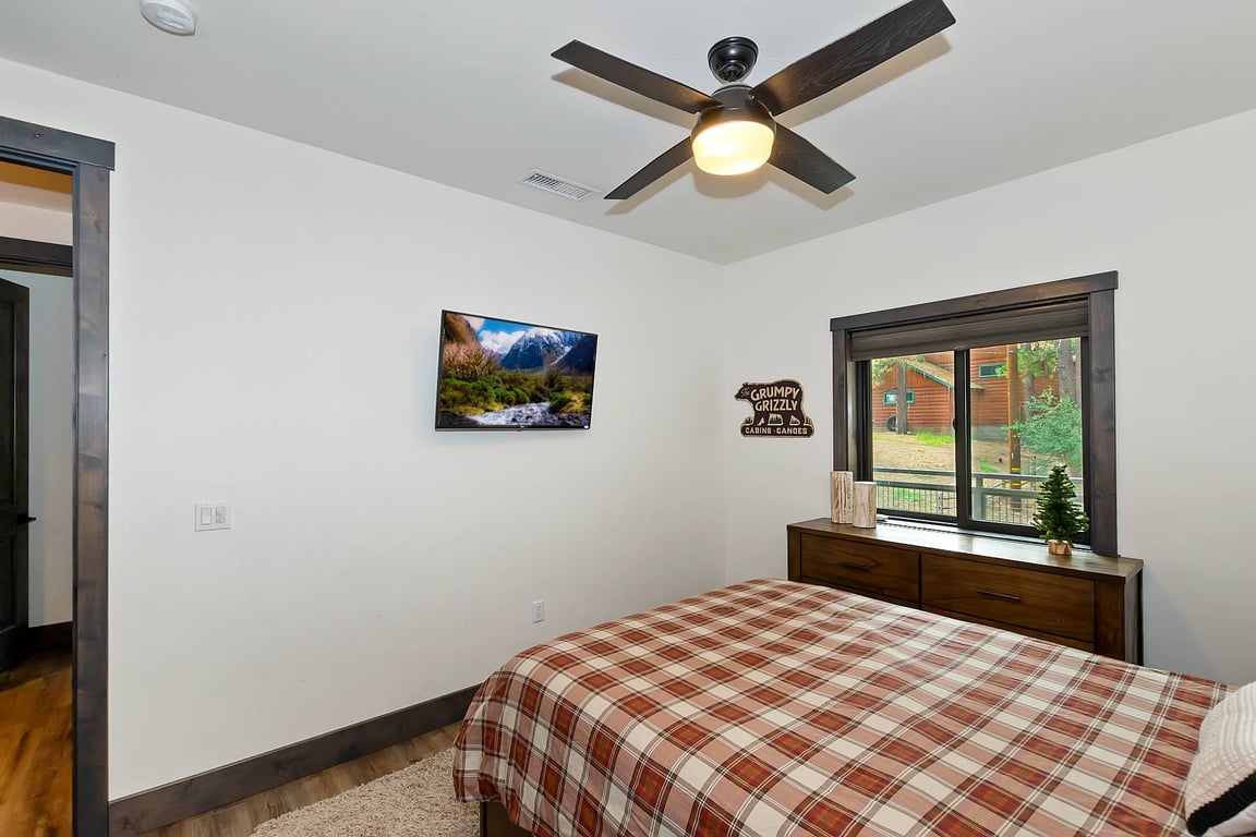 Cabin Image 30