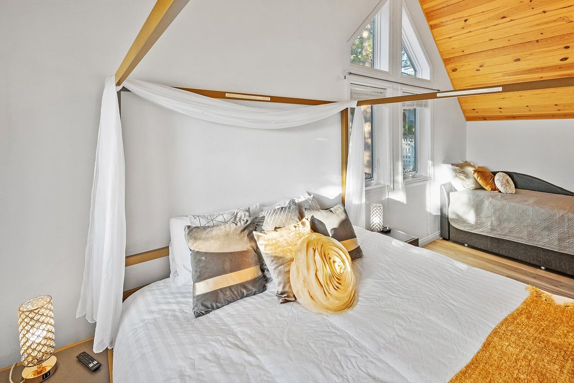 Cabin Image 37