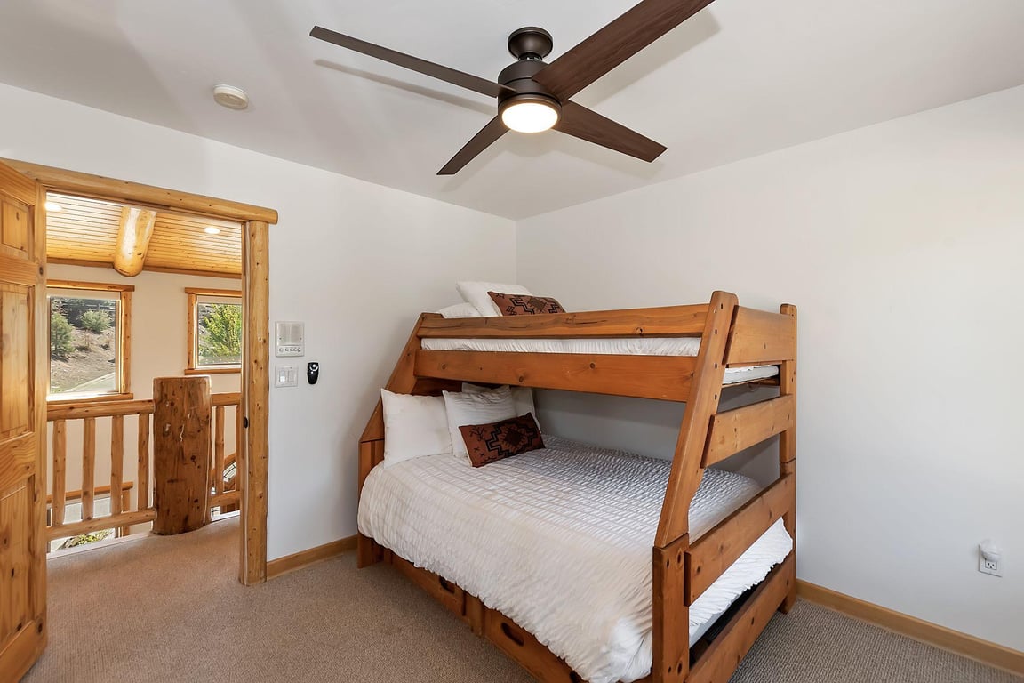 Cabin Image 32