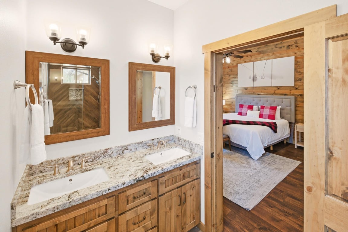 Cabin Image 32