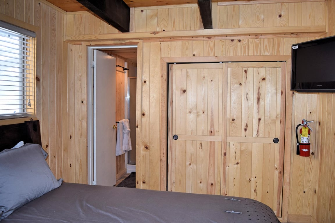 Cabin Image 13