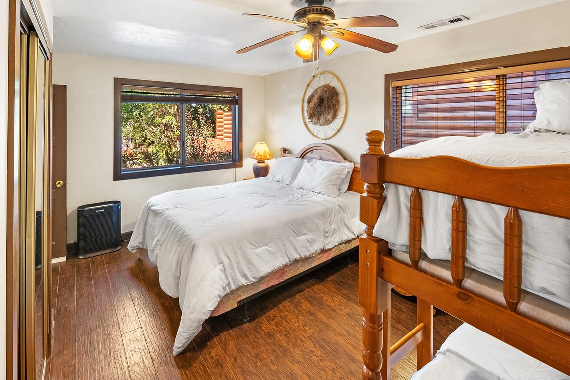 Cabin Image 18