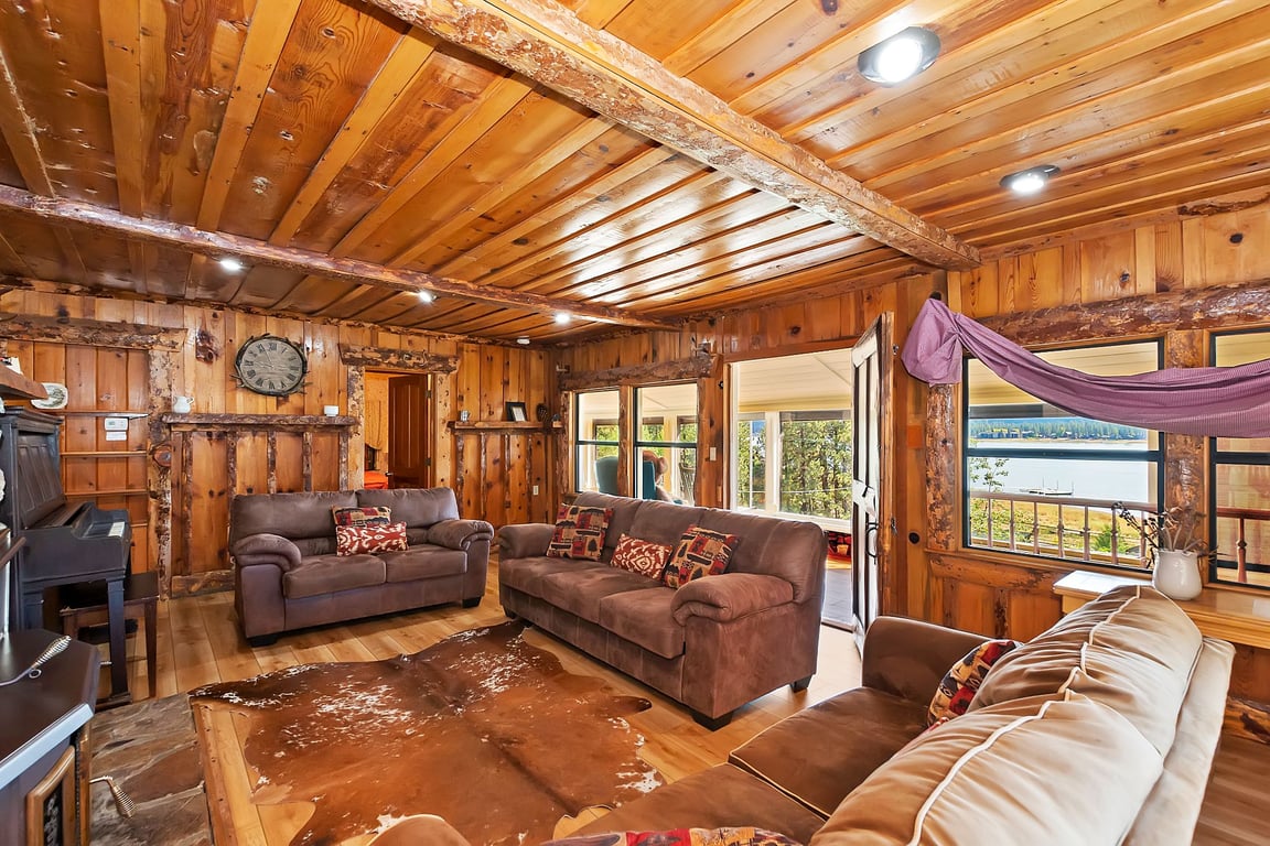 Cabin Image 16