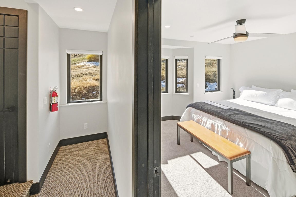 Cabin Image 18