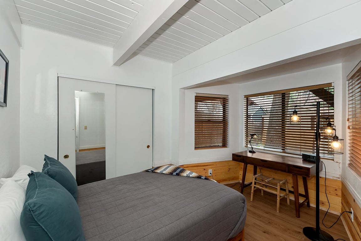 Cabin Image 32