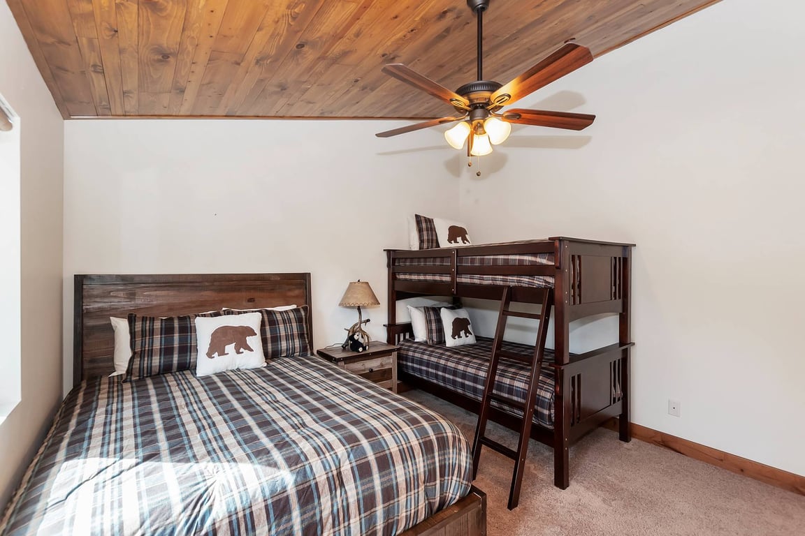 Cabin Image 25