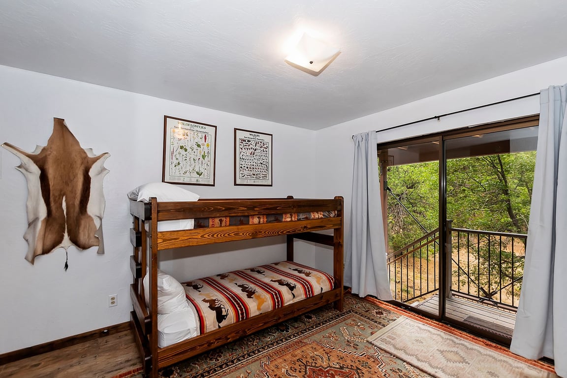 Cabin Image 15