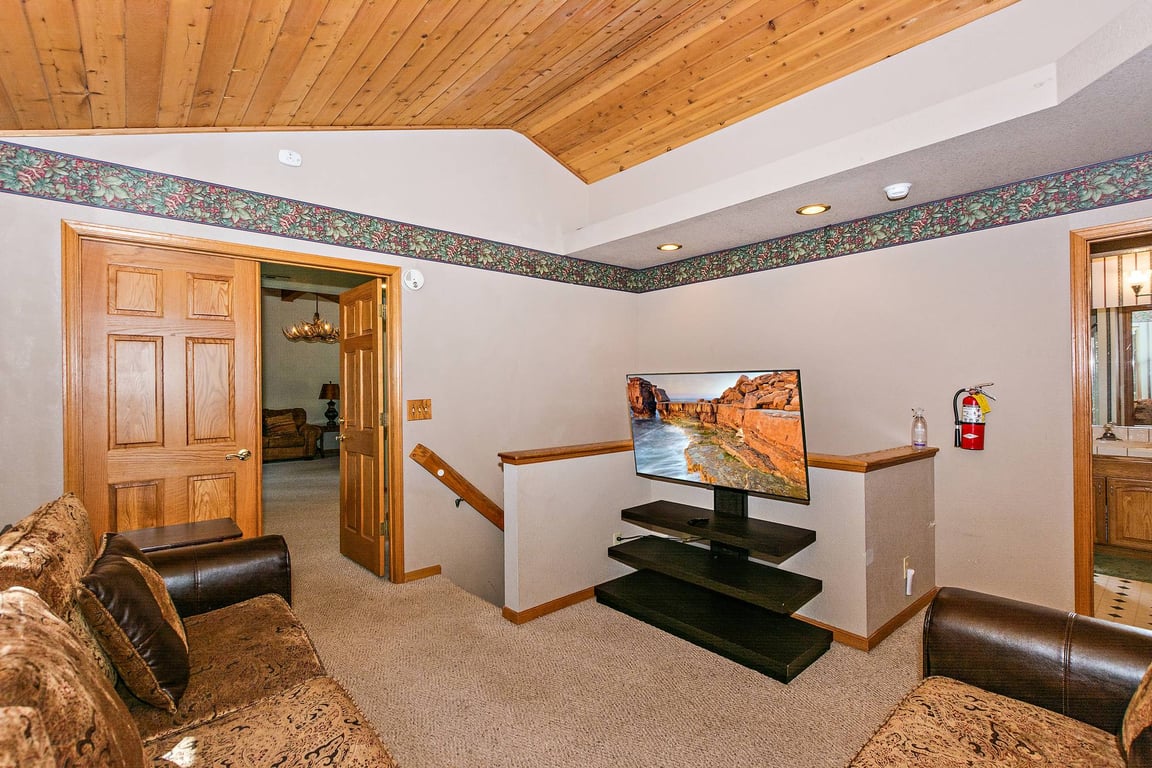 Cabin Image 17