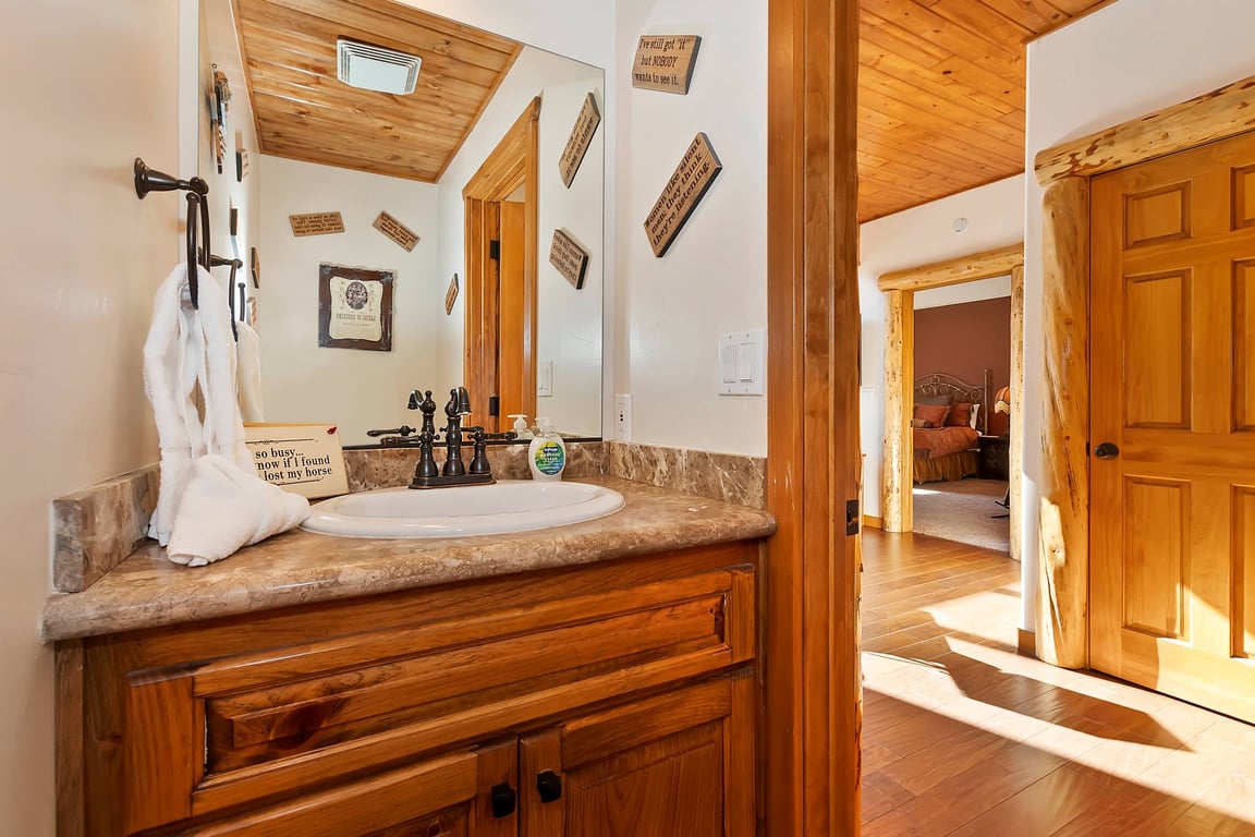 Cabin Image 19