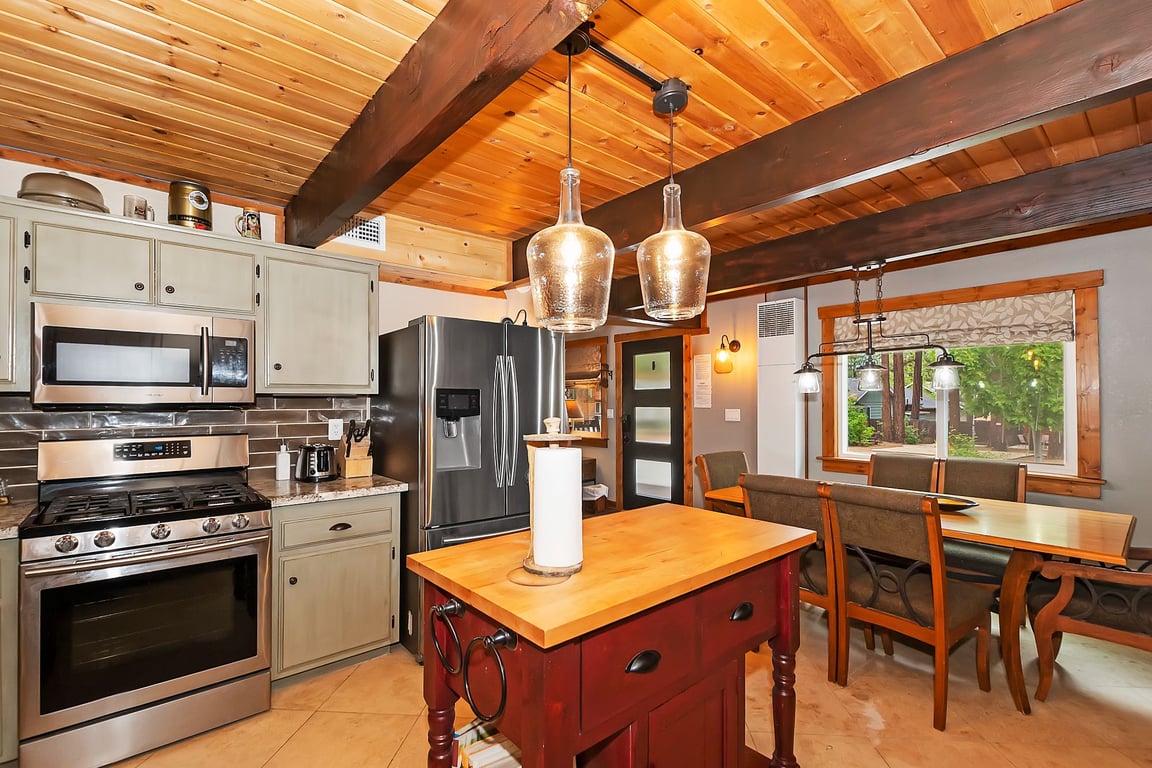 Cabin Image 12