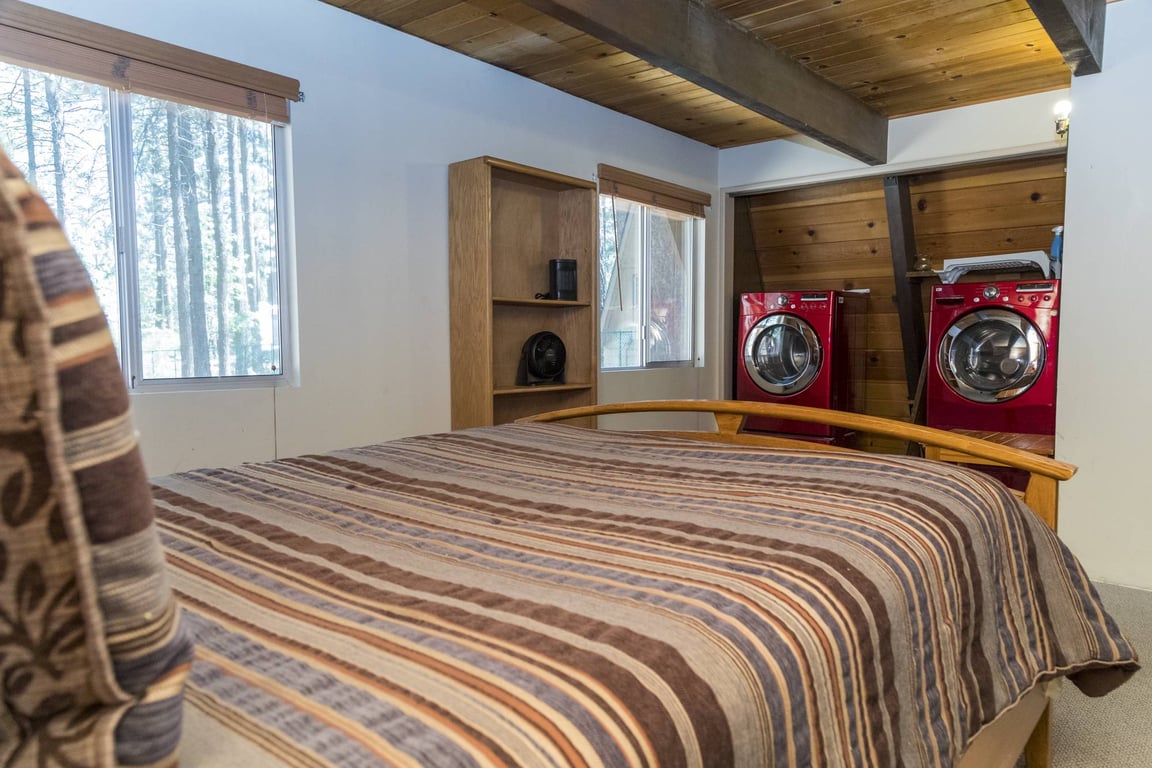 Cabin Image 12