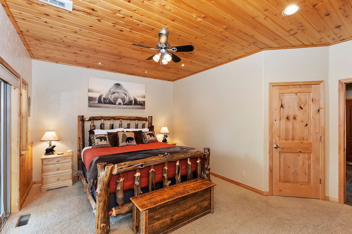 Cabin Image 12