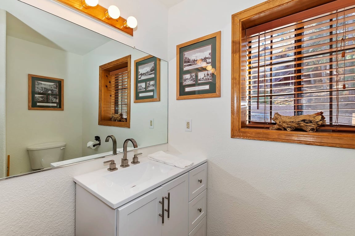 Cabin Image 16