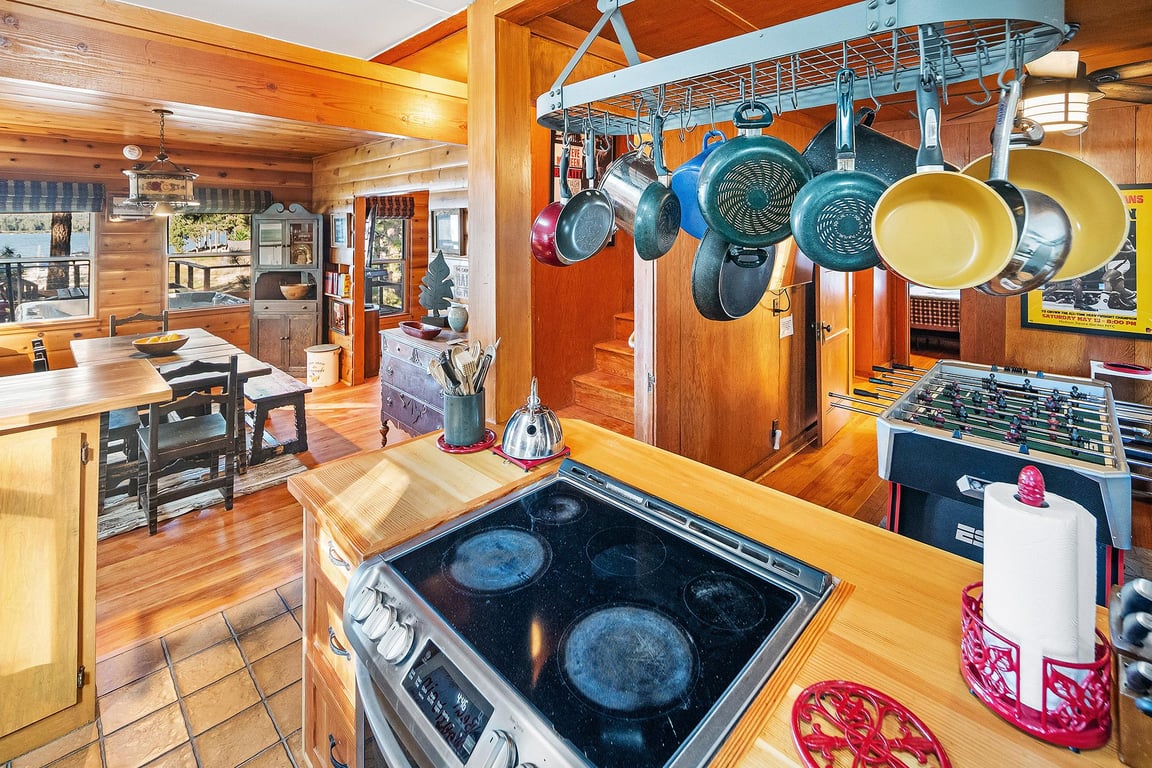 Cabin Image 12
