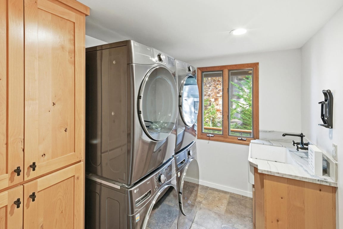 Cabin Image 37