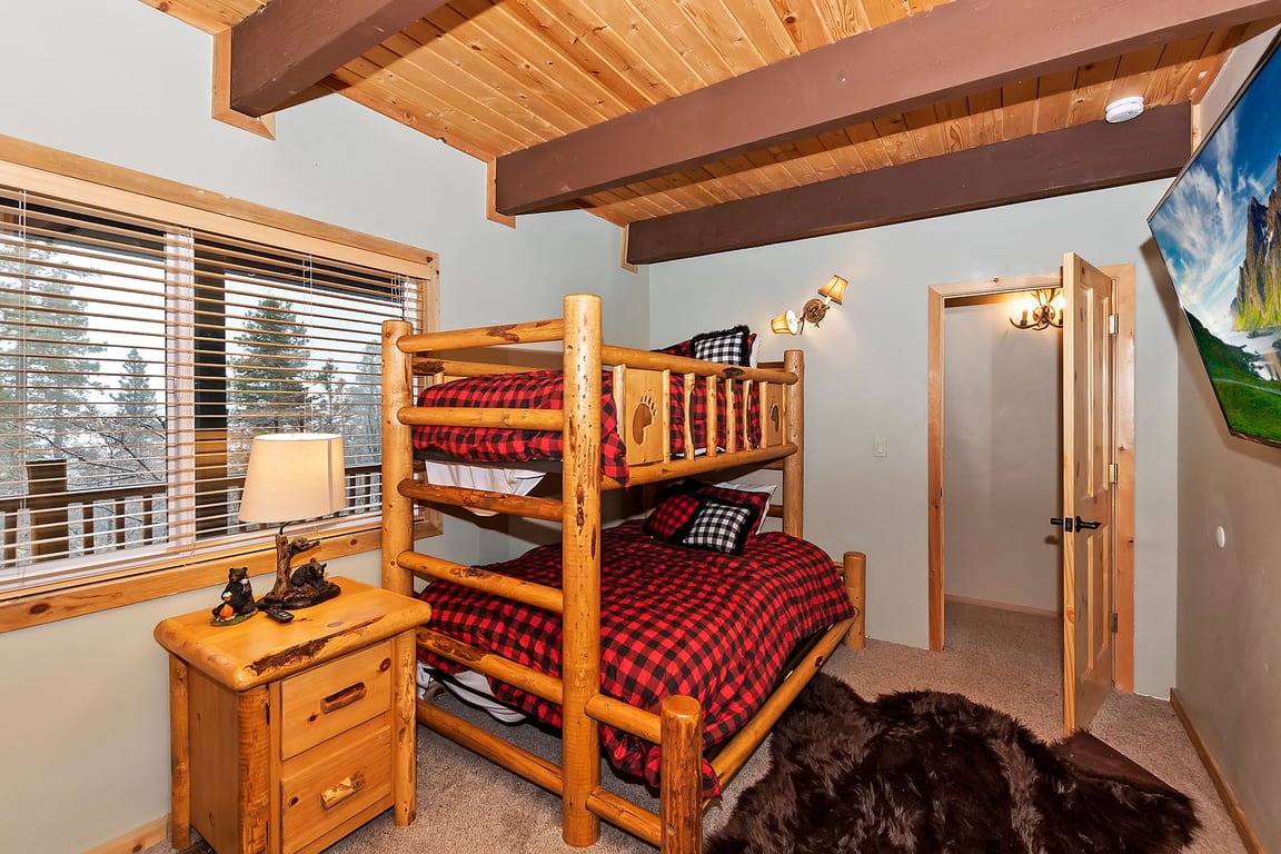 Cabin Image 18