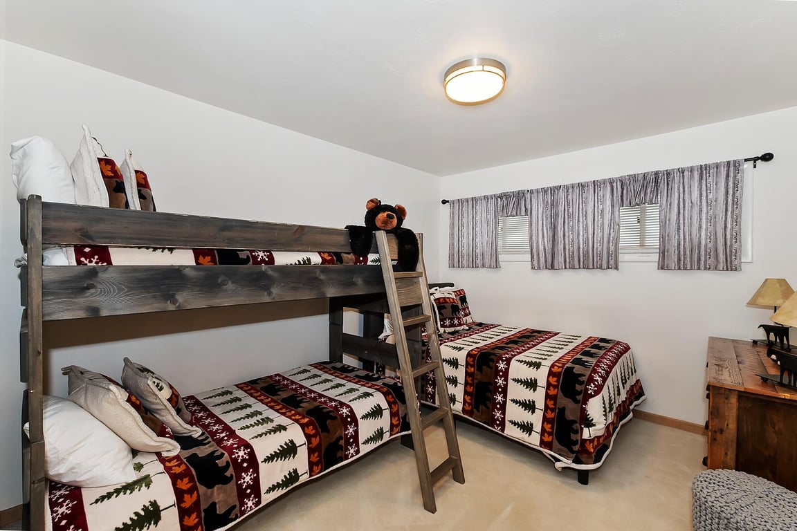 Cabin Image 19