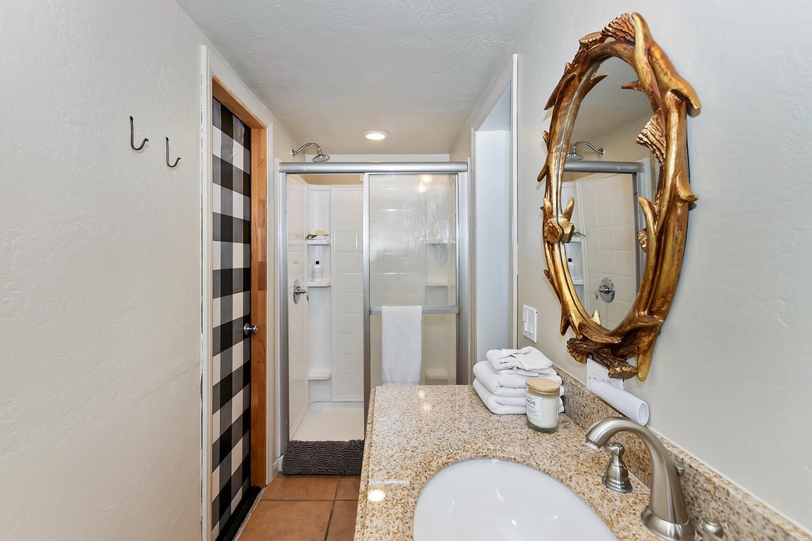 Cabin Image 9