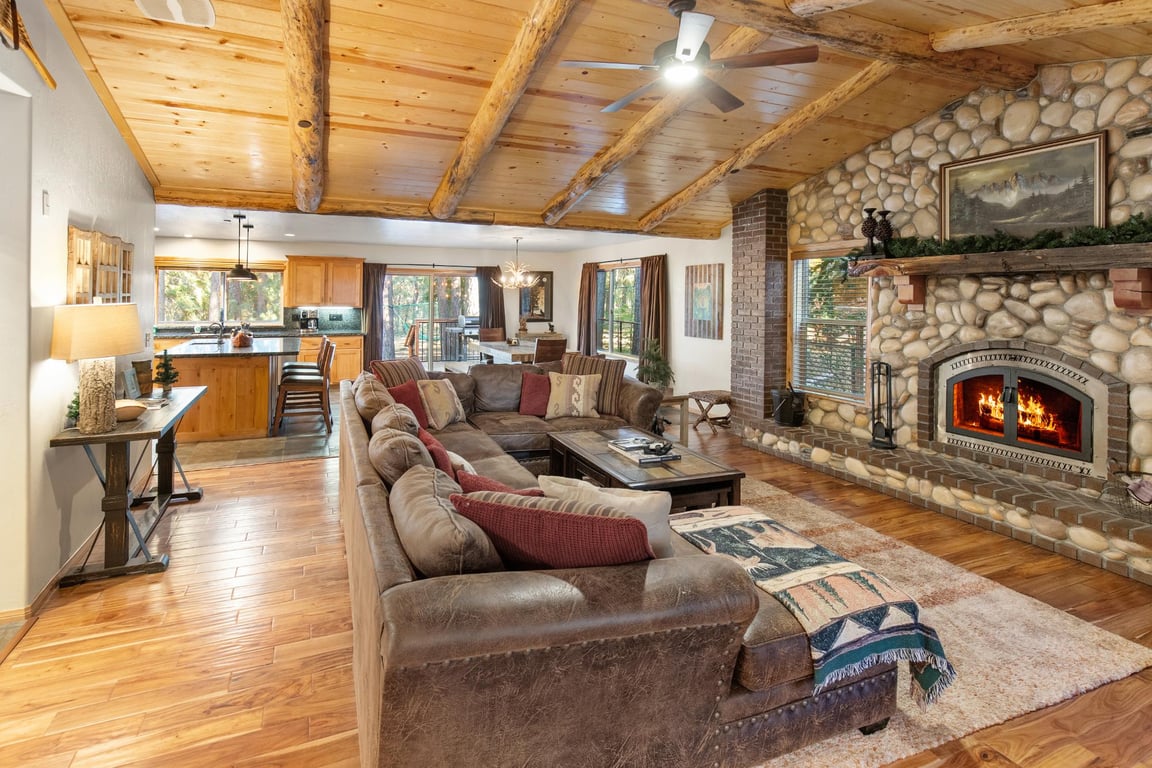 Cabin Image 12