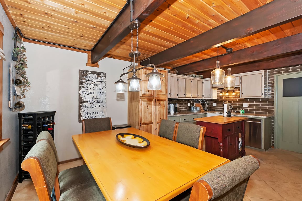 Cabin Image 8