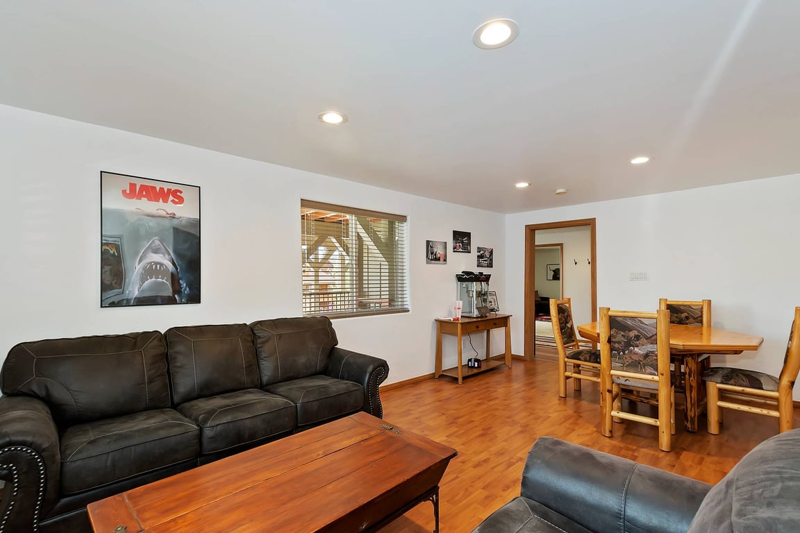 Cabin Image 9