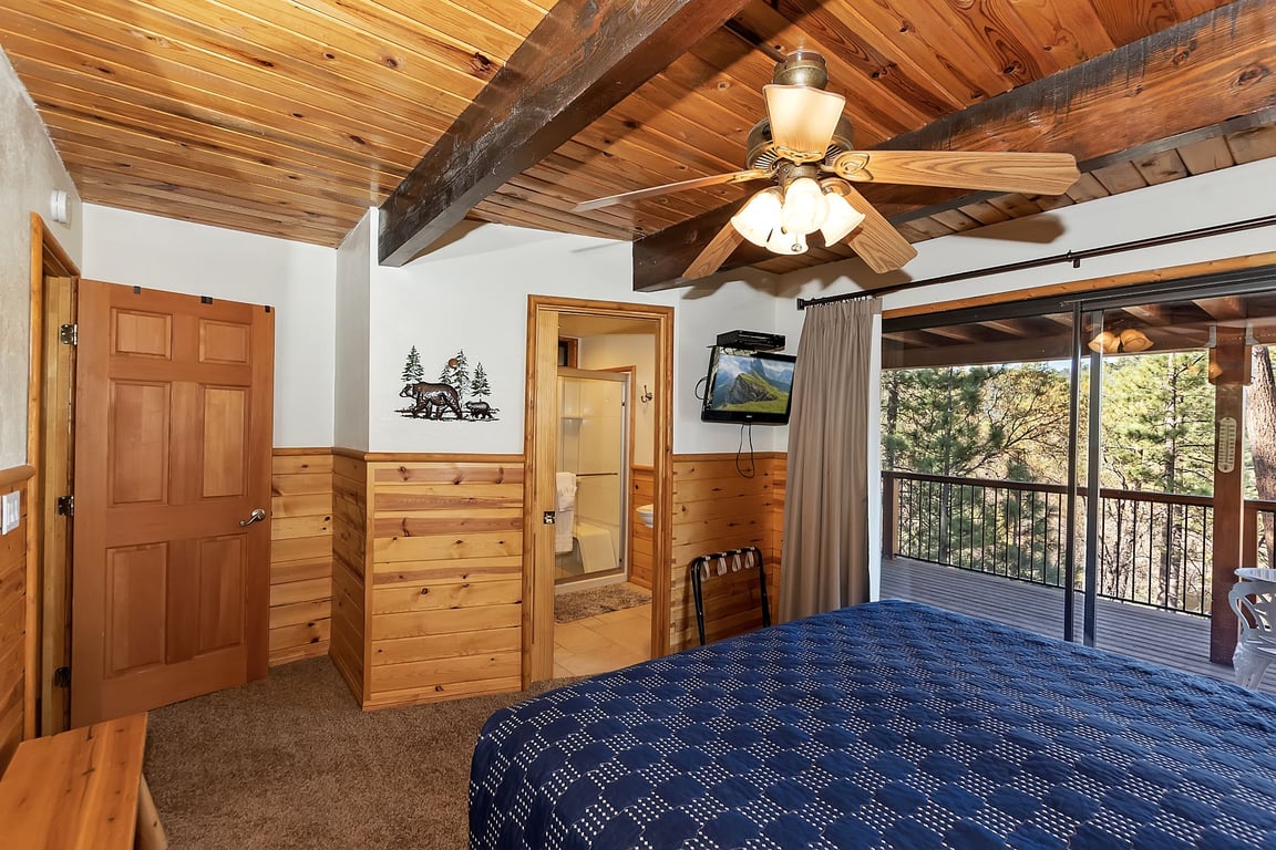 Cabin Image 16