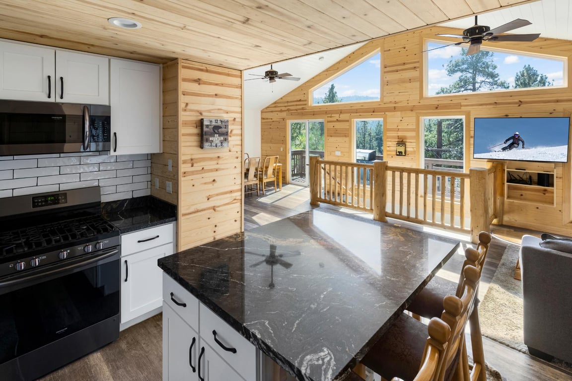 Cabin Image 12