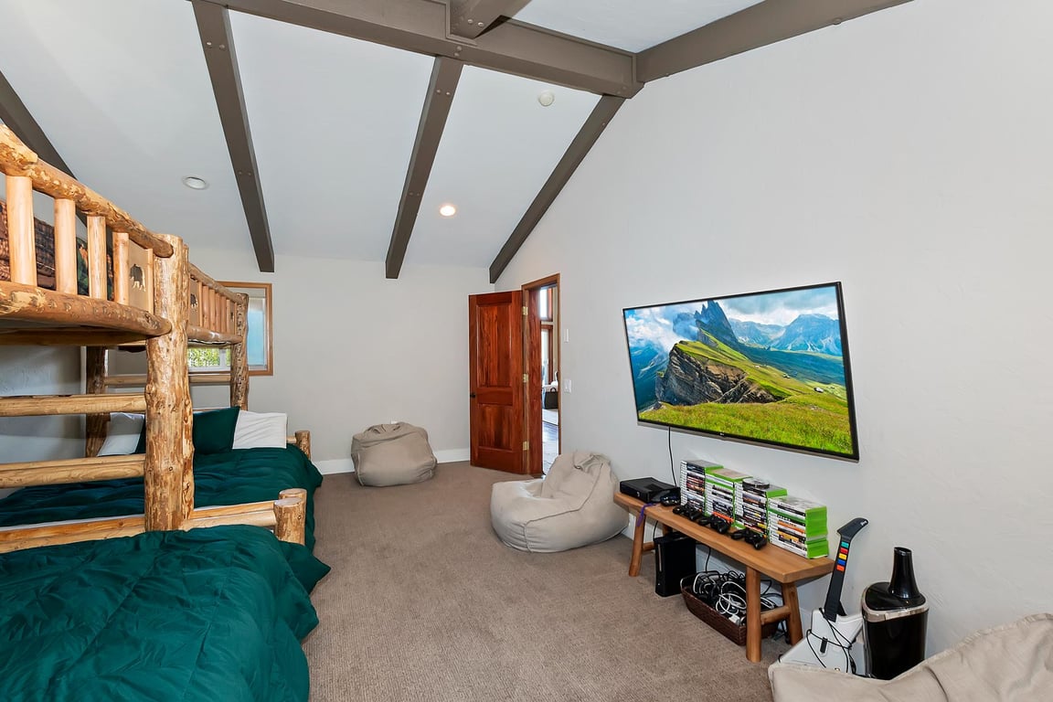 Cabin Image 30