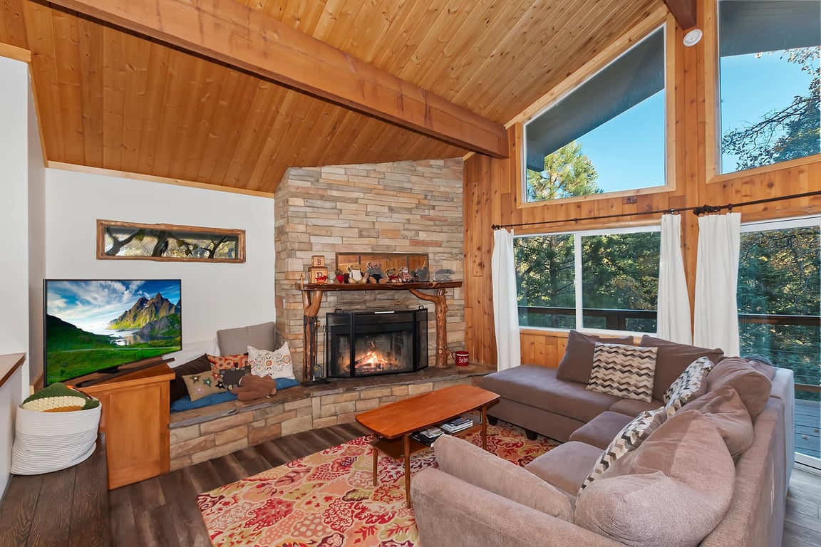 Birdsong Cabin