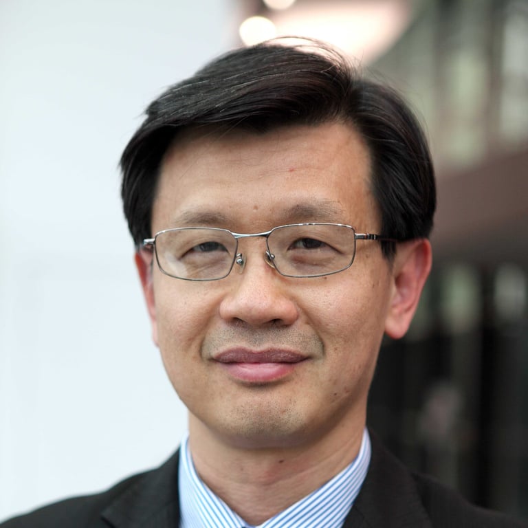 Dr Eisen Liang