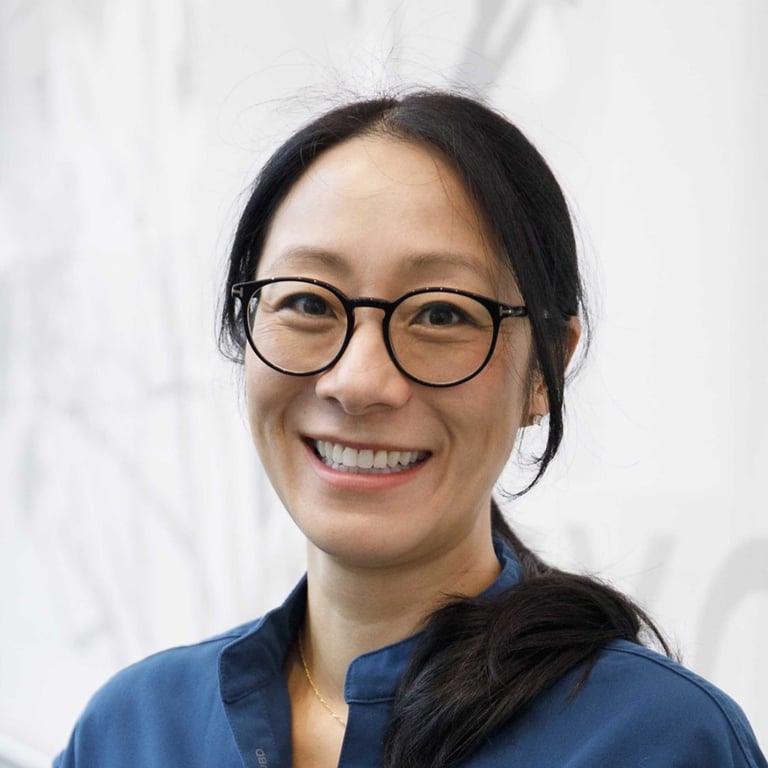 Dr Avelyn Kwok