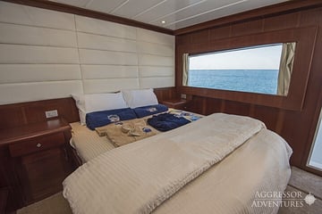 Maldives Aggressor liveaboard Deluxe Stateroom