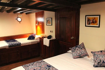 Pearl of Papua liveaboard Manta Suite