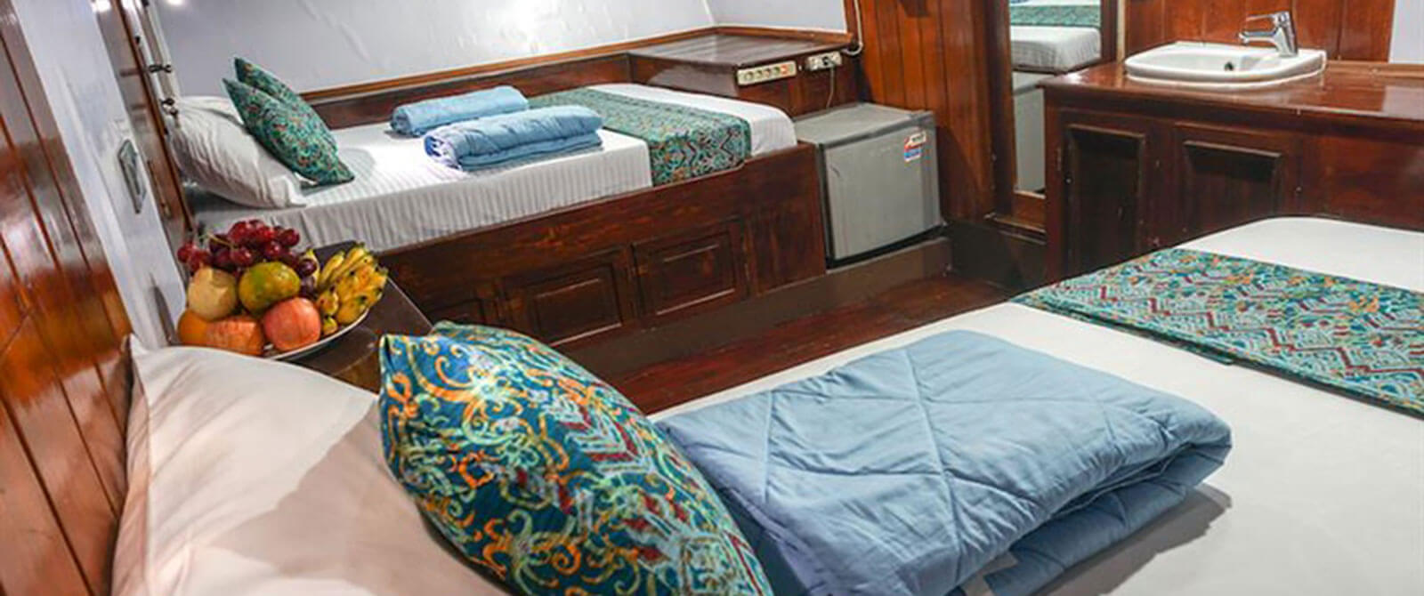 Pearl of Papua liveaboard twin cabin