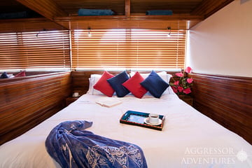 Galapagos Aggressor liveaboard Master Stateroom