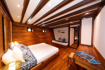 Coralia liveaboard Indonesia double cabin