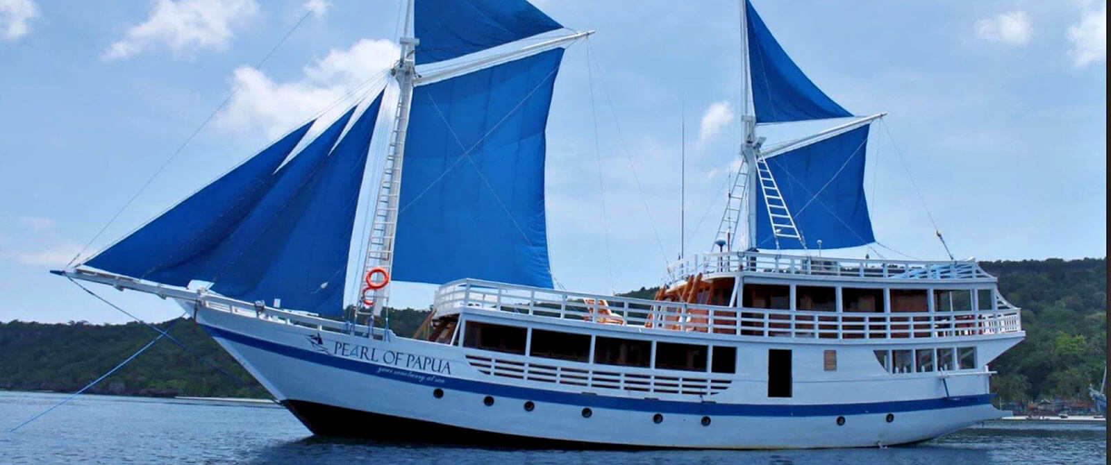 Pearl of Papua liveaboard