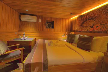 Damai I liveaboard Indonesia standard cabin 2