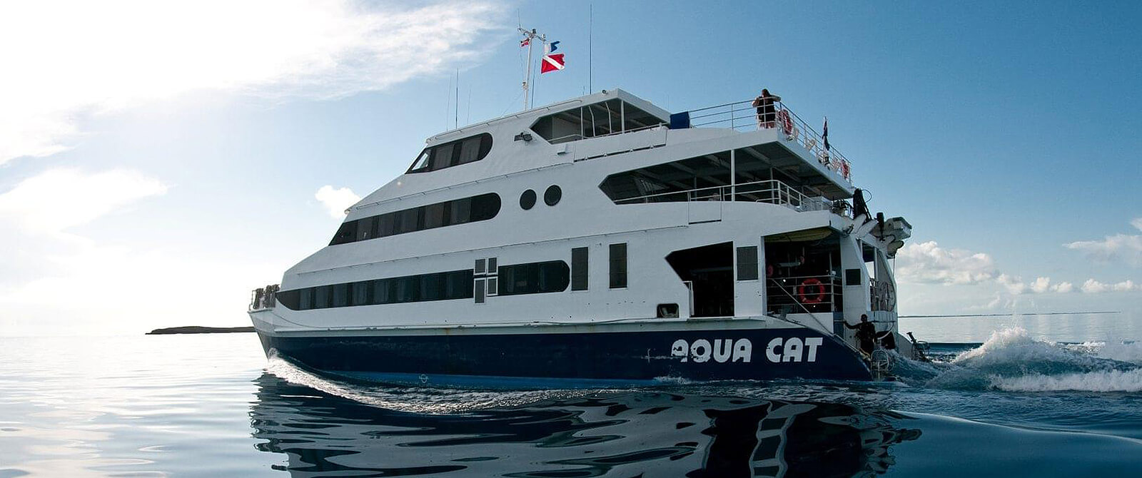 Liveaboard diving the Bahamas on the Aqua Cat