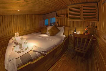 Damai I liveaboard Indonesia standard cabin 7