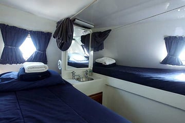 Cat Ppalu Liveaboard Bahamas Twin Cabin