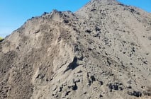 Arena gruesa chancada con despacho a la obra