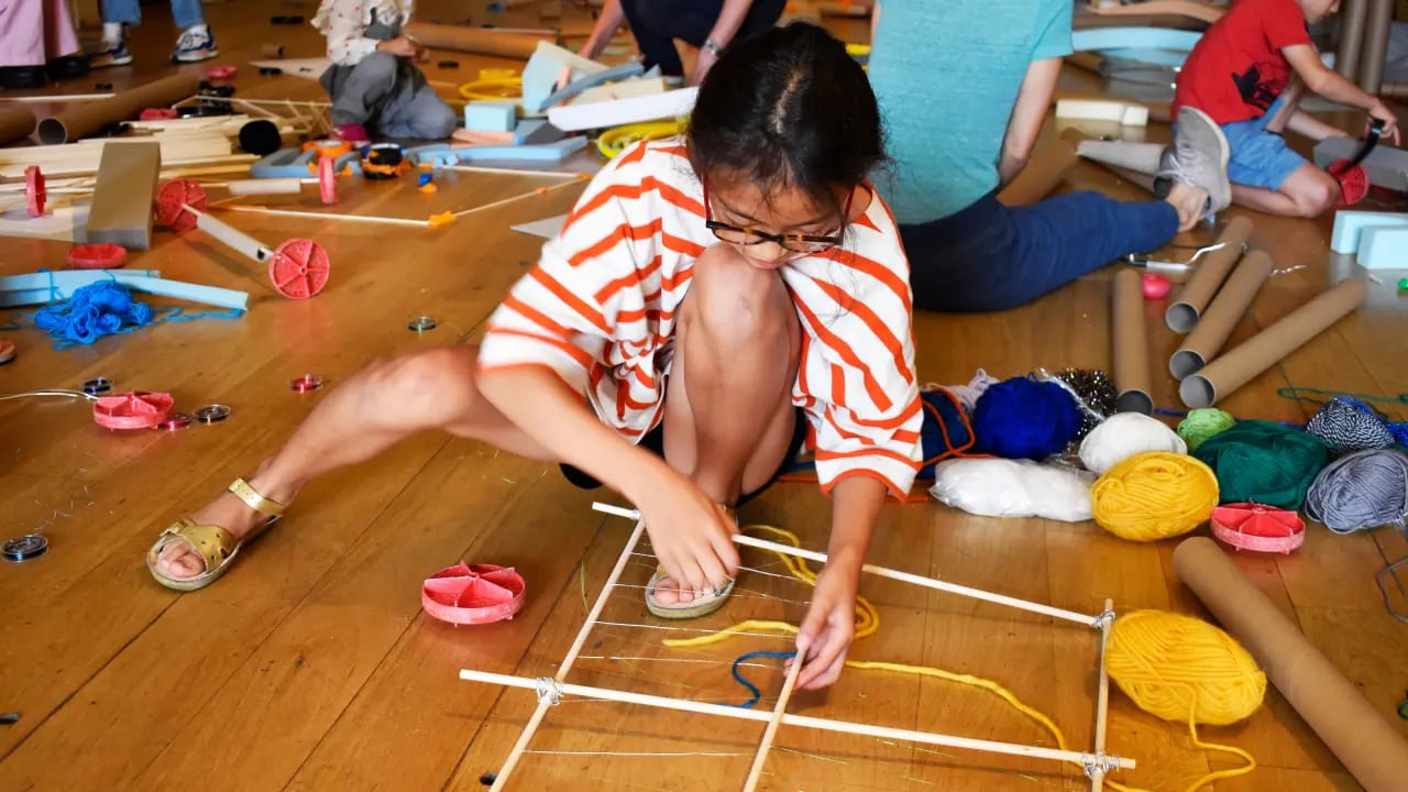 London For Toddlers: Family studio: cut-out worlds