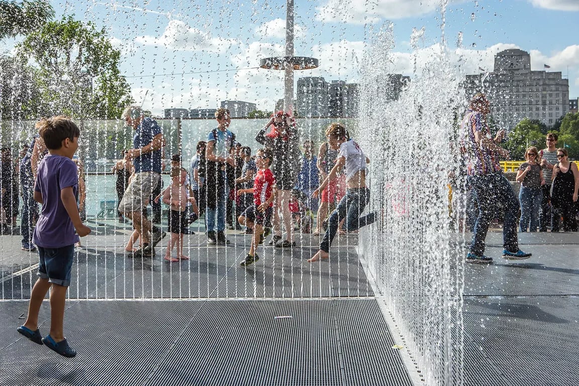London For Toddlers: Jeppe Hein's Appearing Rooms
