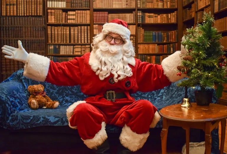 London For Toddlers: Father Christmas in the historic library
