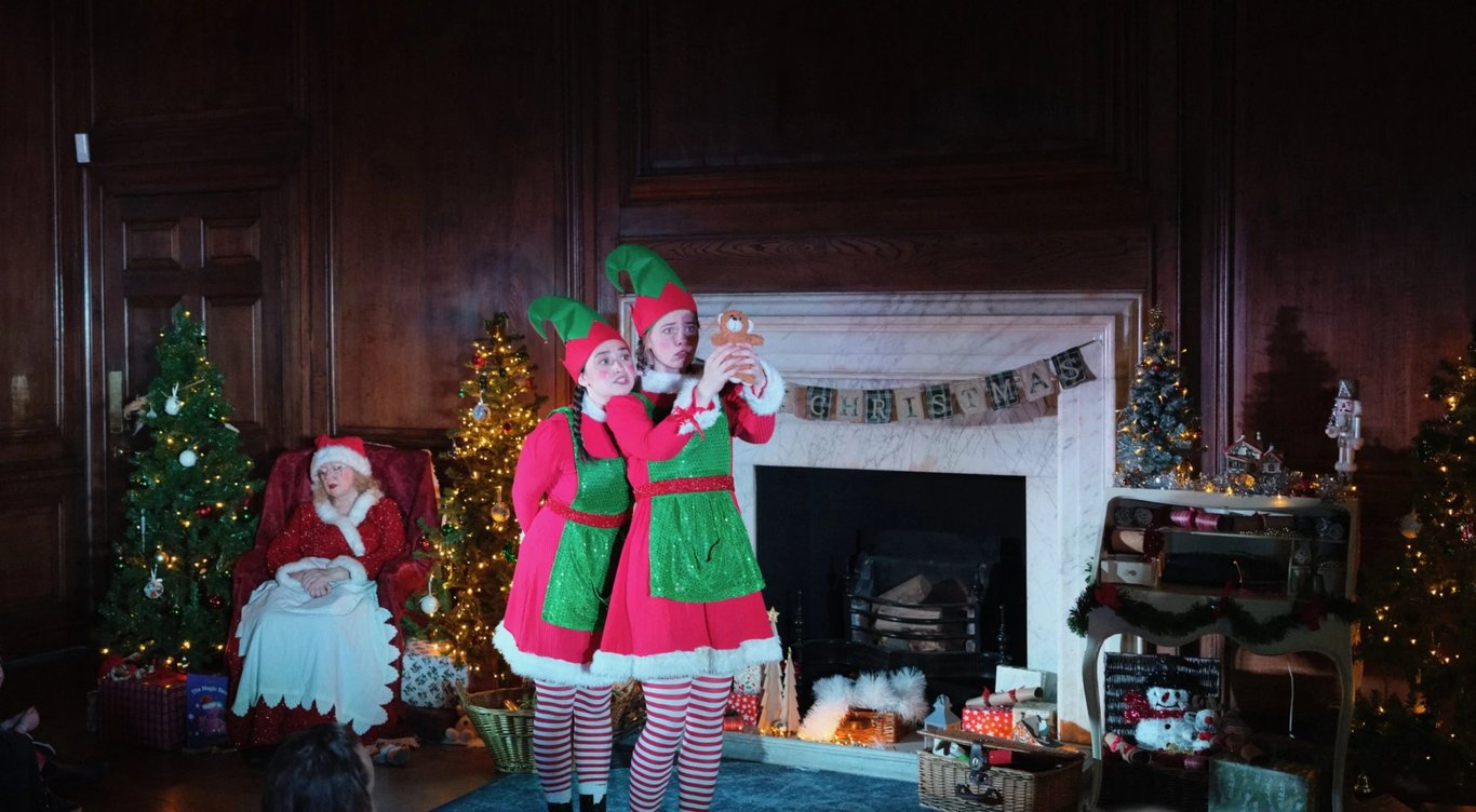 London For Toddlers: The Elves and the Magic Bear | Interactive Christmas Show